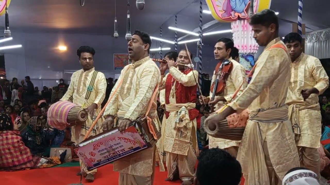 জয়দেব দাদার কীর্তন শুনতে হাজারো ভক্তের সমাগম