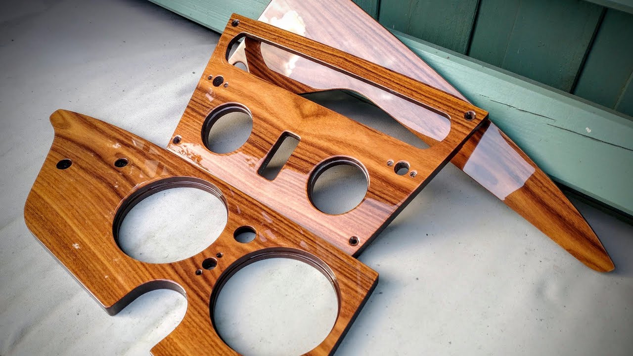 Triumph Spitfire 1500 LHD dashboard in santos rosewood.