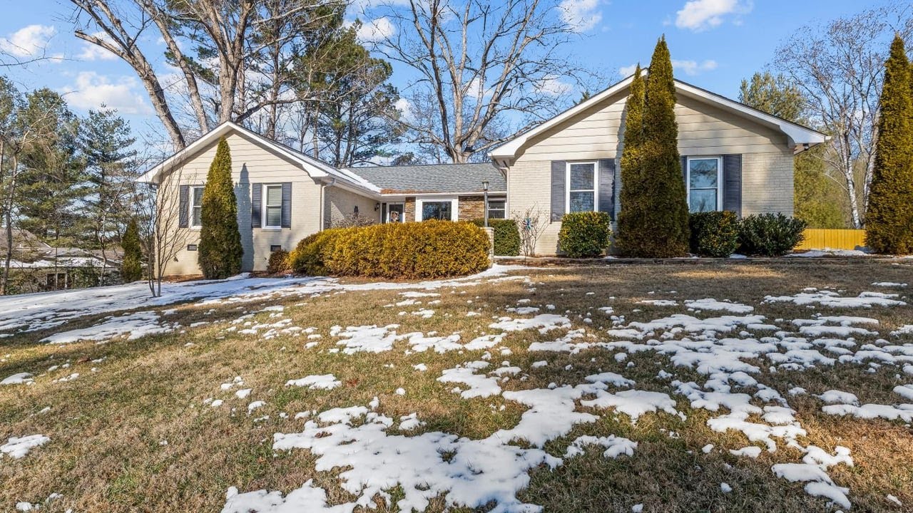 140 Quail Run Rd, Mt Airy, NC