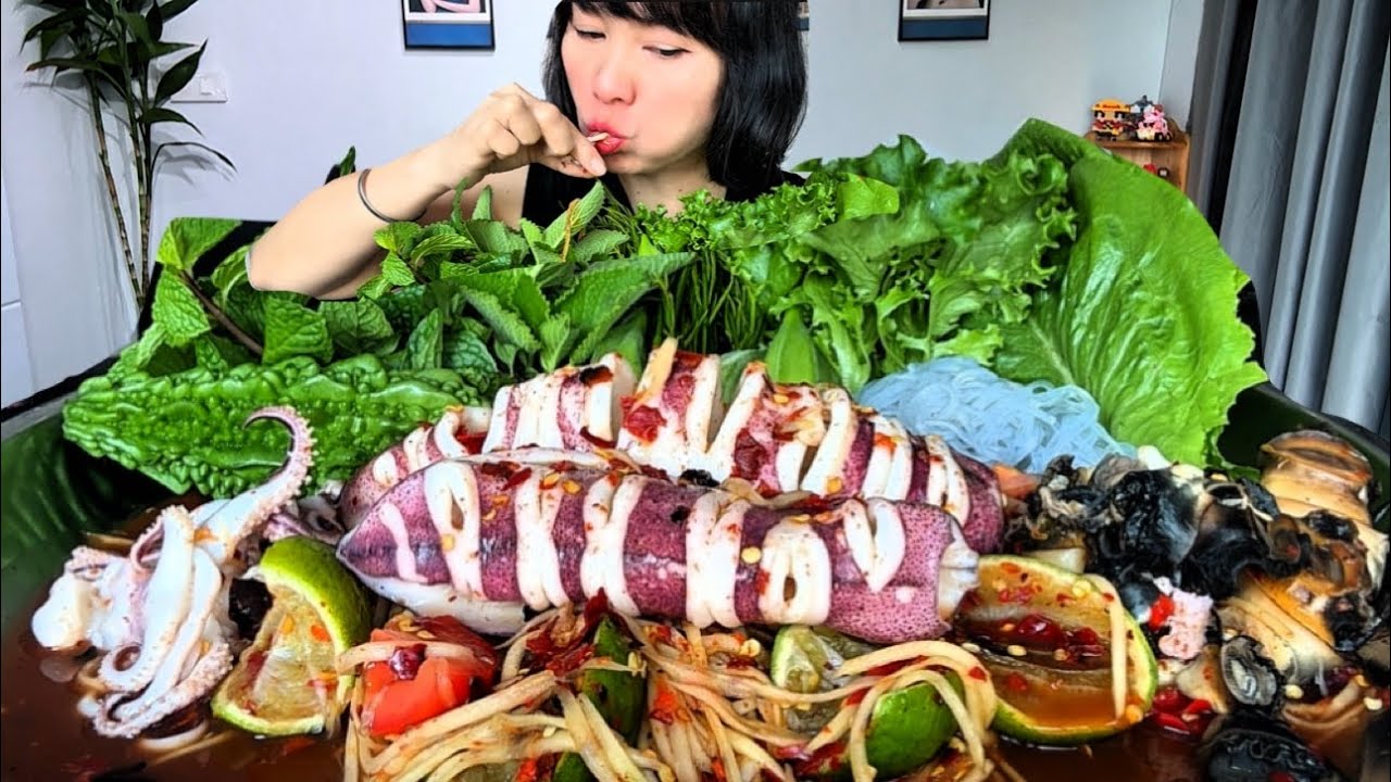 Thaifood ASMR ตำปลาหมึก ใส่หัวหอย แซบสุดเผ็ดๆนัวๆ Squid papaya salad MUKBANG SHOW