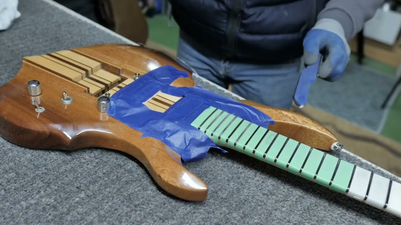 EDWARDS - Neck-through