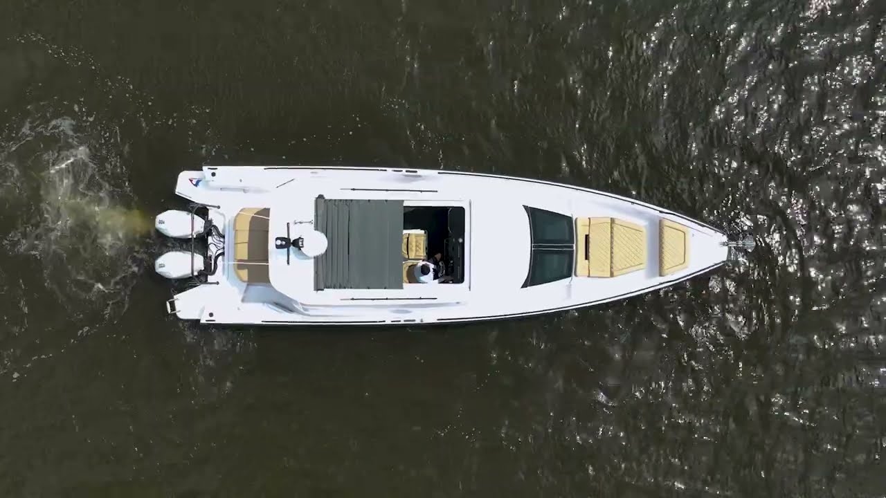 AXOPAR 37 XC Cross Cabin