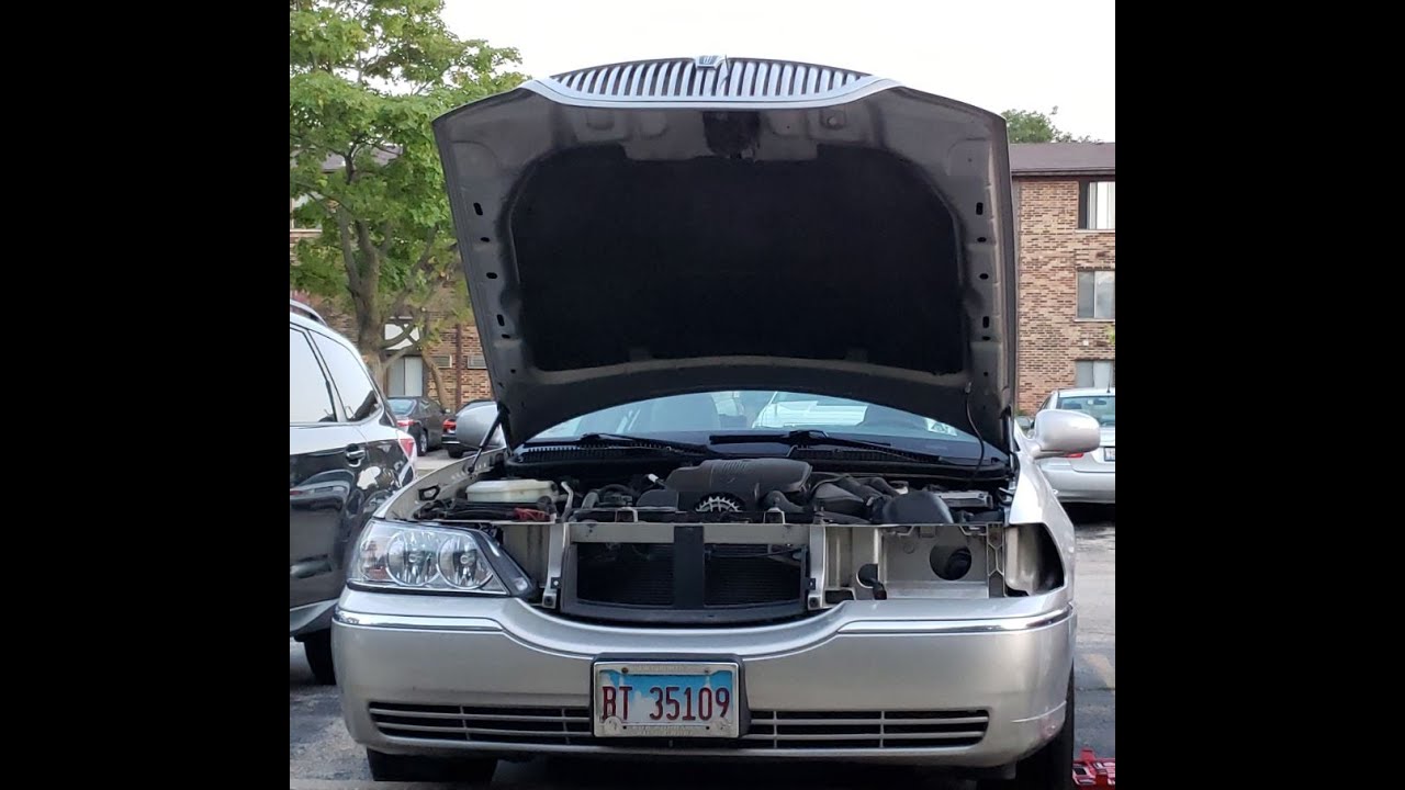 Replacing Turn Signal Bulb + Leveling Headlights On My 2006 Lincoln Town Car Signature Limited