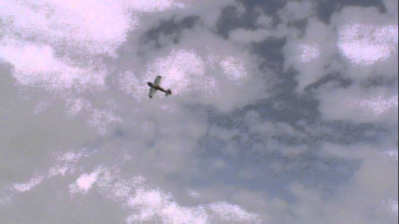 Vuelo de acrobacia Airshow Aviacol - San Gil 2013
