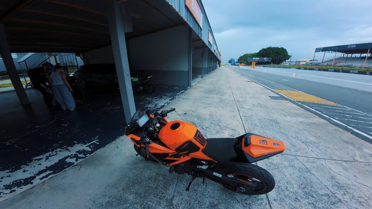 Track Day Training 4. One full session: KTM RC 390, Kawasaki Ninja 400, BMW S1000RR