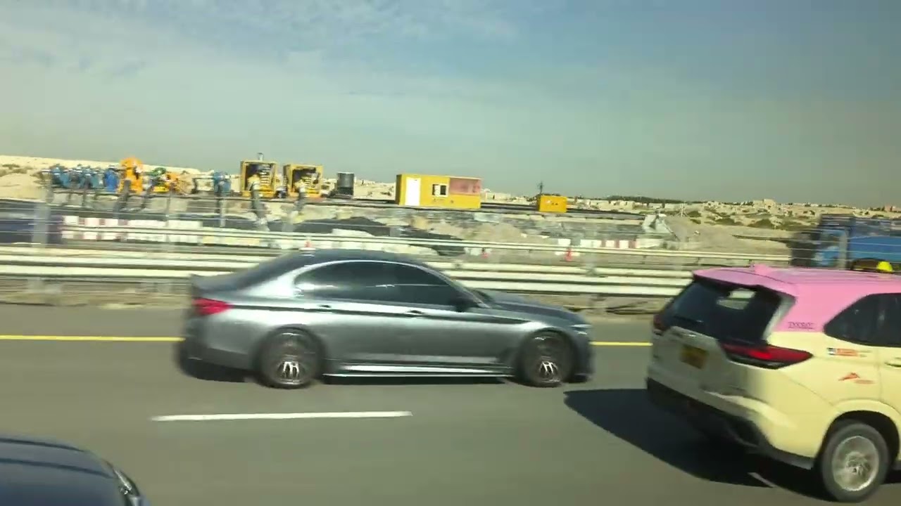 Enter to DUBAI Traveler's 🚗🚙🛻🚐🚍🚍🚔🚘