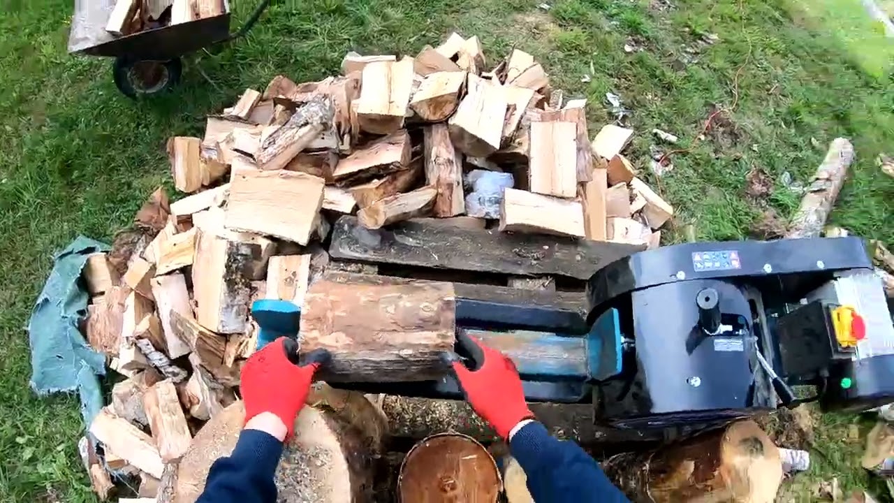 Przyjemne i dziecinnie proste łupanie drewna z łuparką kinetyczną K&S 8TKE