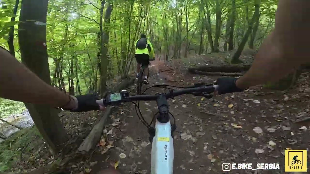 E bike vožnja - reka Gradac: OD ĆELIJA DO ŠARENOG PLATNA