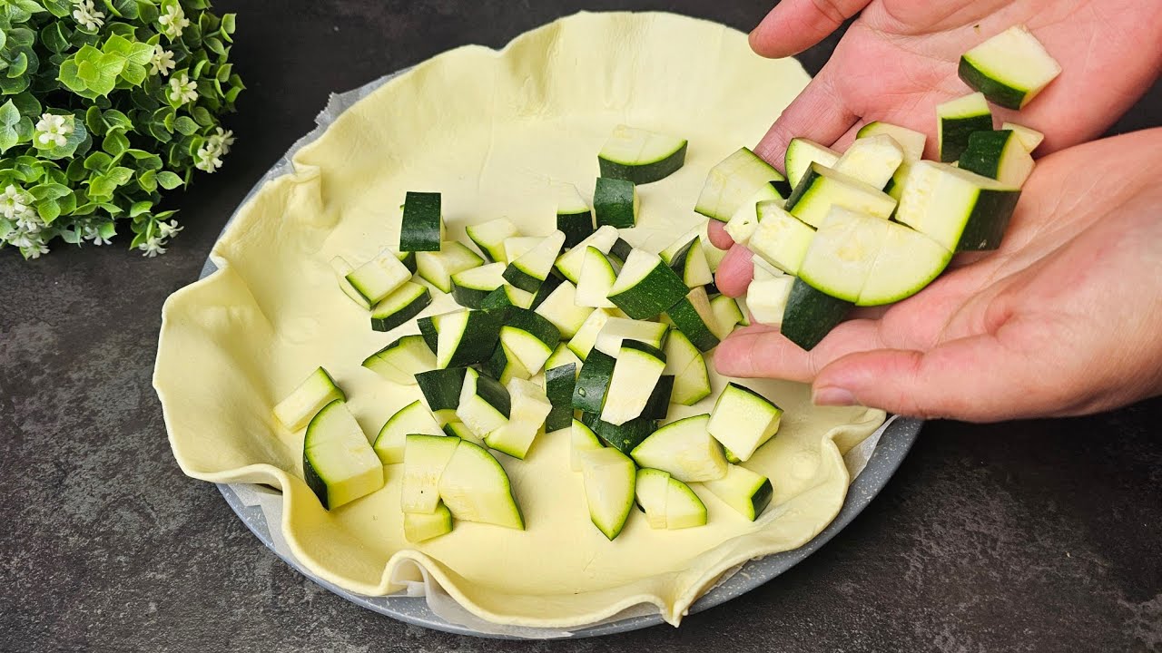 Se avete 1 zucchina dovete fare questa ricetta! Non ho mai mangiato così delizioso! cena in 10 min!