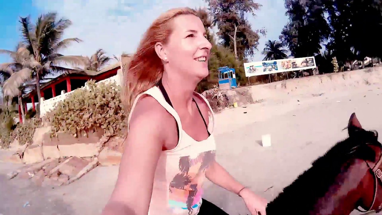 TRAVEL VIDEO - Horseriding beach Gambia - Travel around with me