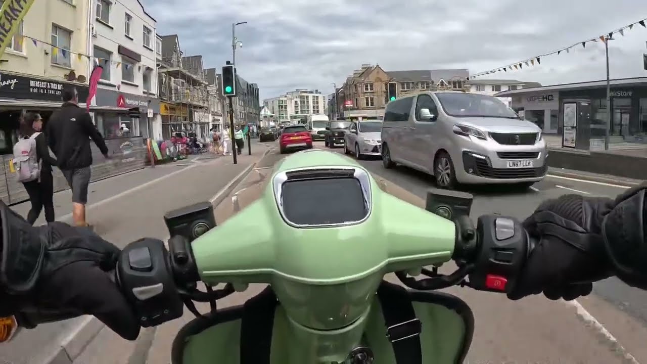 Royal Alloy tgs 300 scooter ride