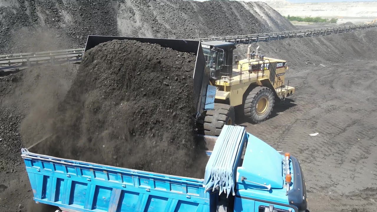 Caterpillar 992G Wheel Loader Loading Trucks With One Pass - Sotiriadis/Labrianidis Mining Works