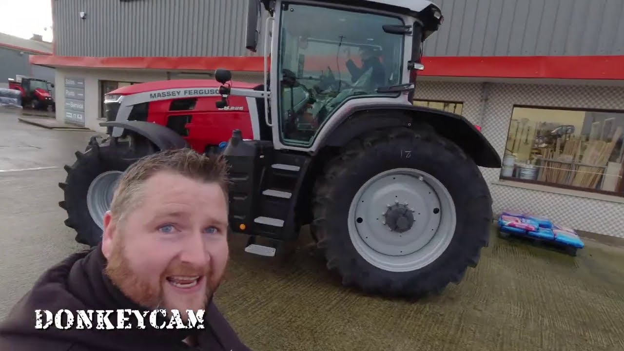 DonkeyCam - New Massey 8S.225