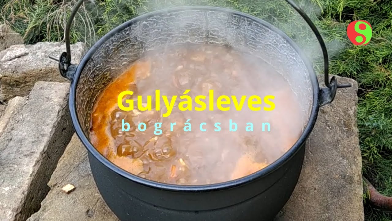 Gulyásleves bográcsban