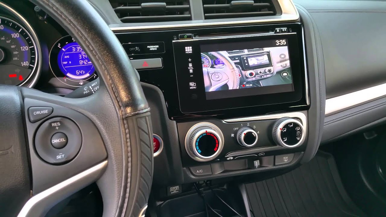 Honda Fit EX 2015 года: отключение функции зеркалирования HDMI во время вождения