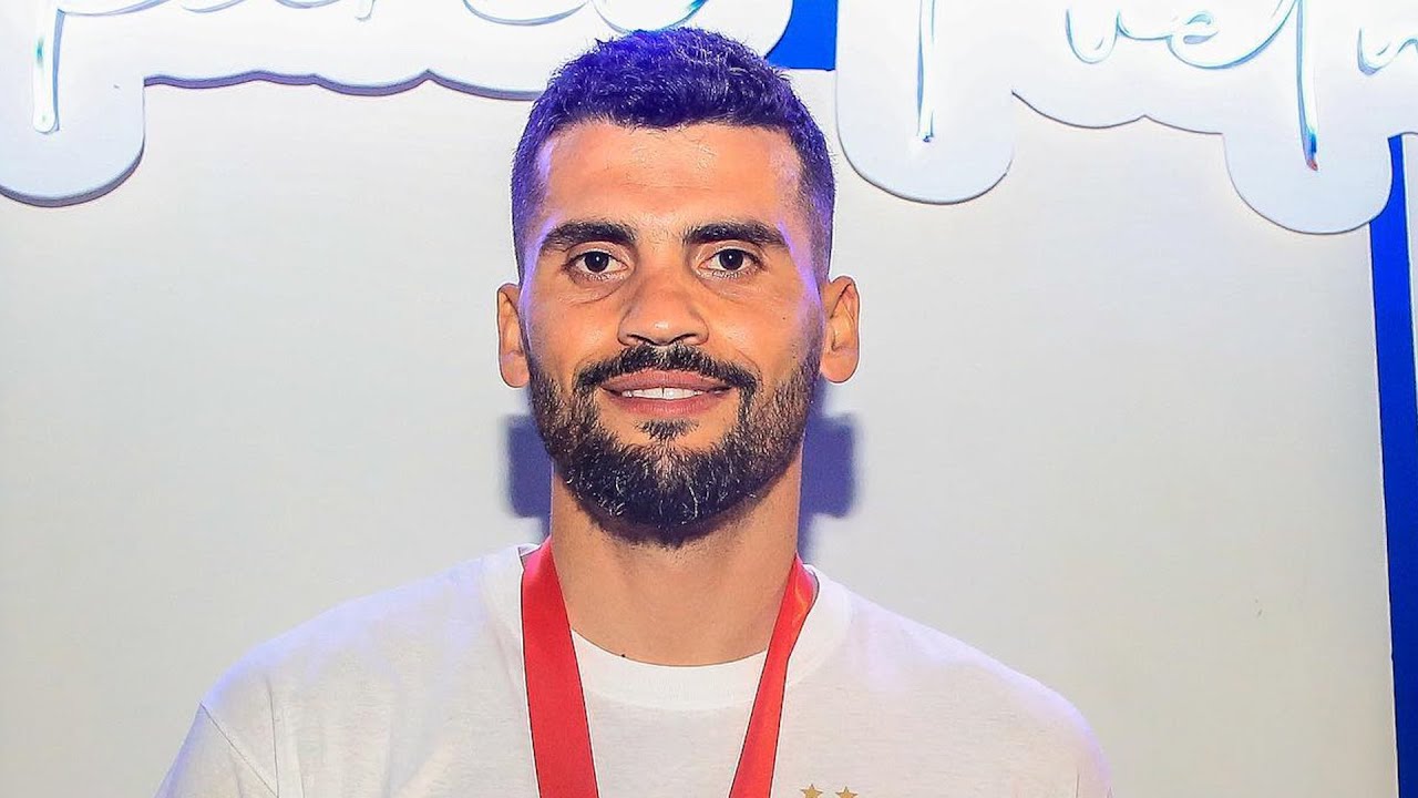 Debutoi në Superligë në moshën 21-vjeçare,aventura te Bylisi, Vllaznia dhe Flamurtari për Gent Muçën