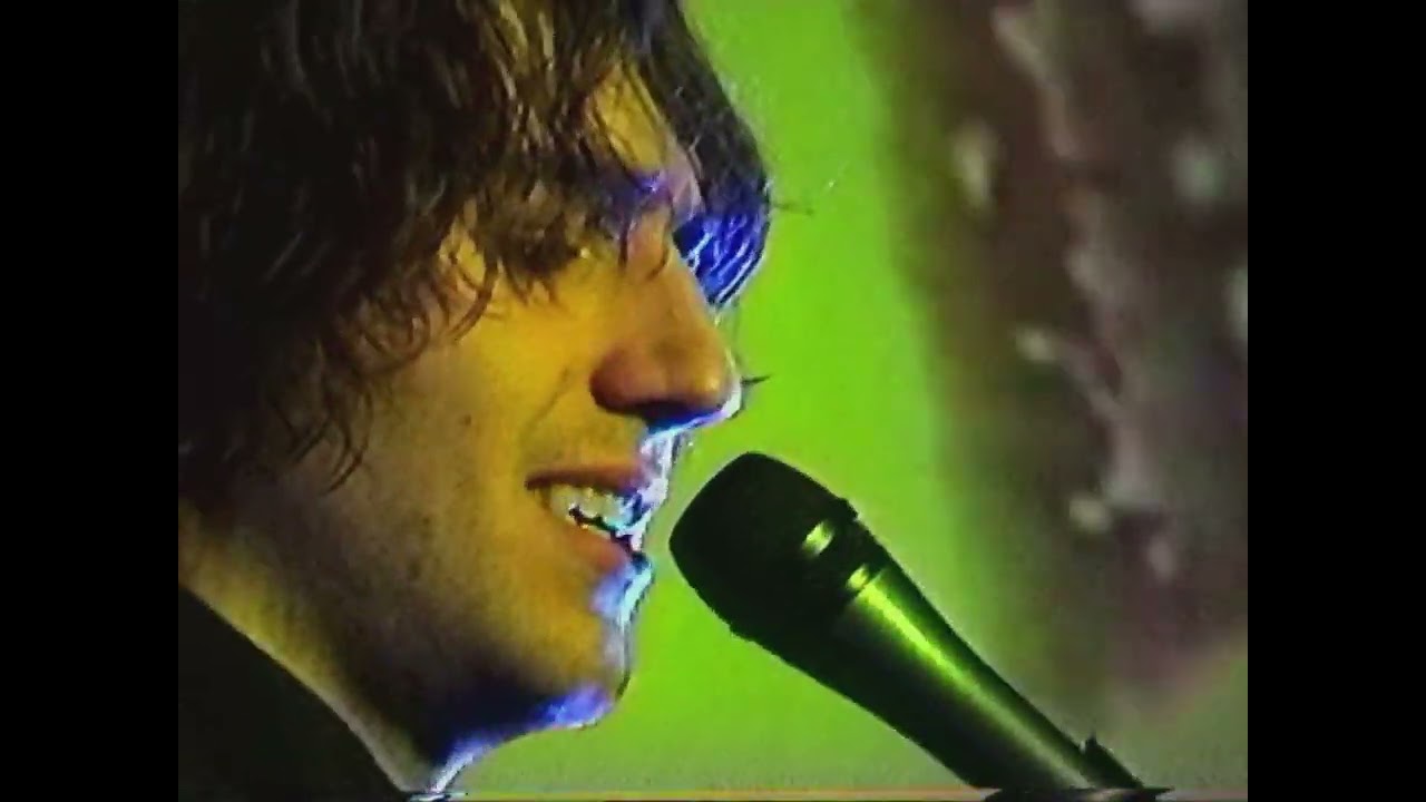 CAMERON WINTER LIVE @ THE 4TH WALL