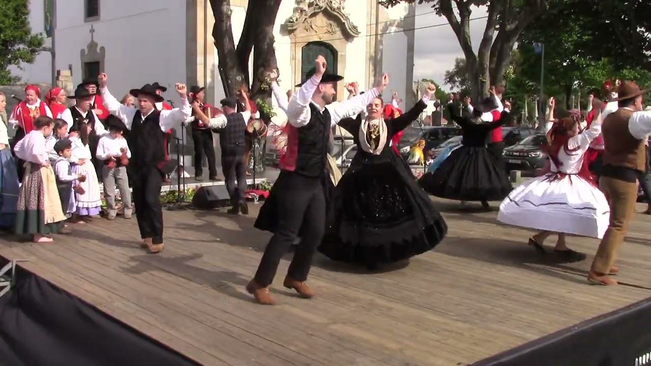 GRUPO FOLCLÓRICO DO CENTRO SOCIAL DE VILA NOVA DE SANDE--  GUIMARÃES