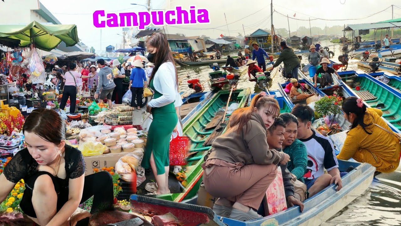 Quá đông người Việt Campuchia qua chợ biên giới cách nhau con sông có ăn tết Việt không?