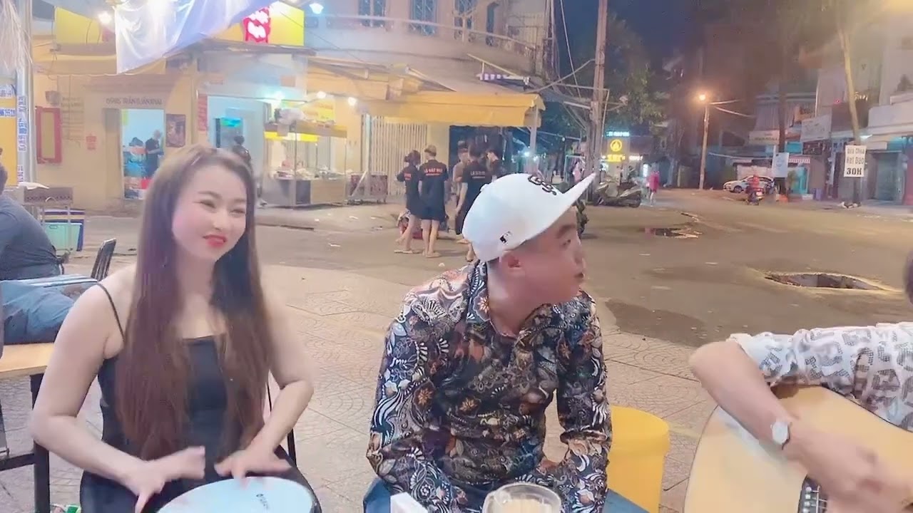 Thục Trinh Lần Đầu Gõ Bo Cho Gấu Lé Hát Quá Xuất Sắc