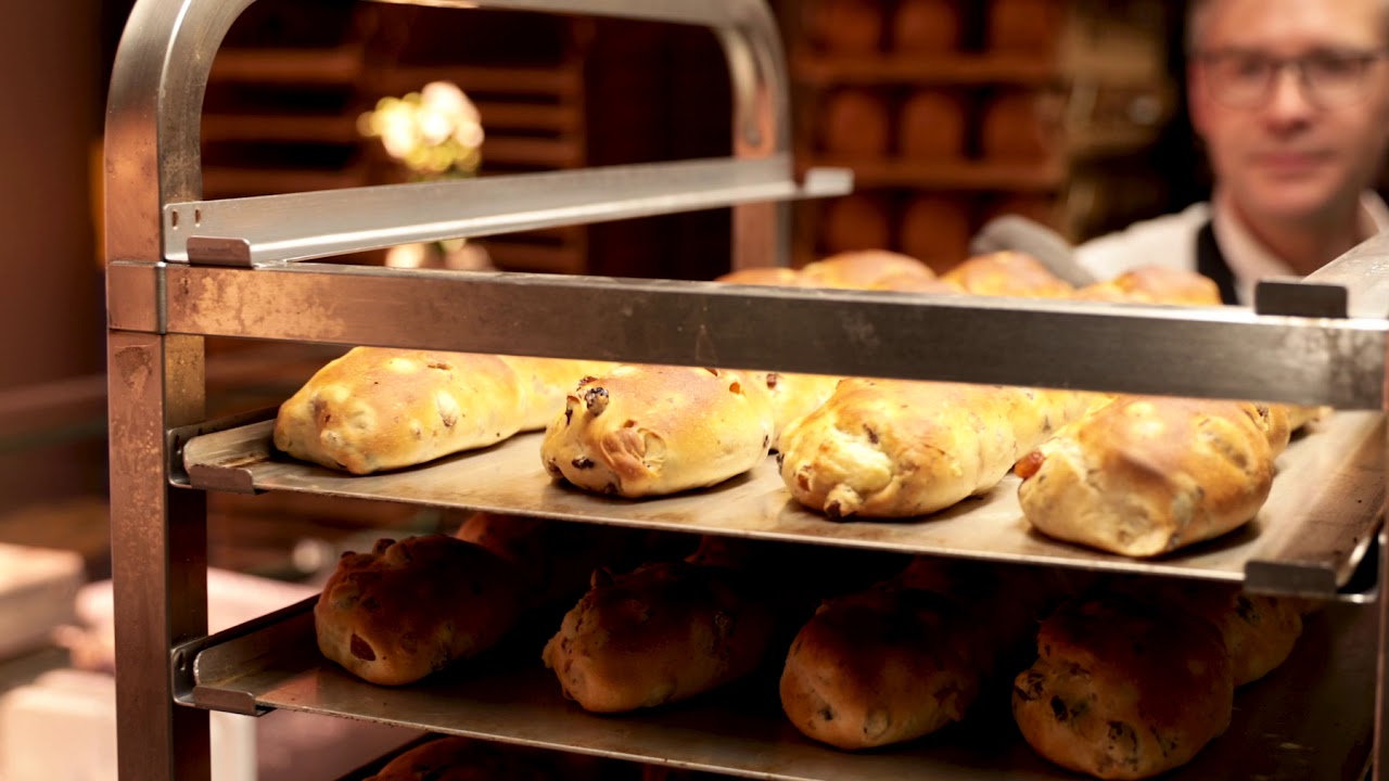 Bakkerij Hofman maakt mini stollen.