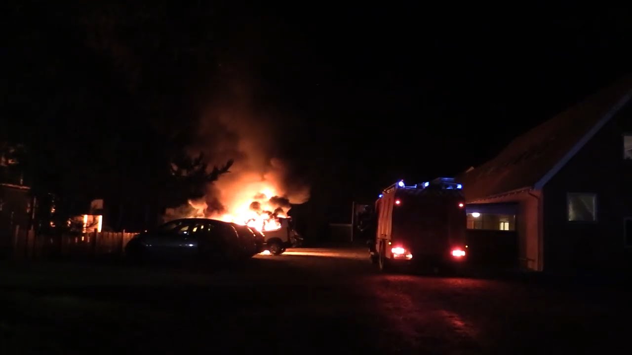 Bilbrand i det fri på Holbækvej i Undløse - 250122