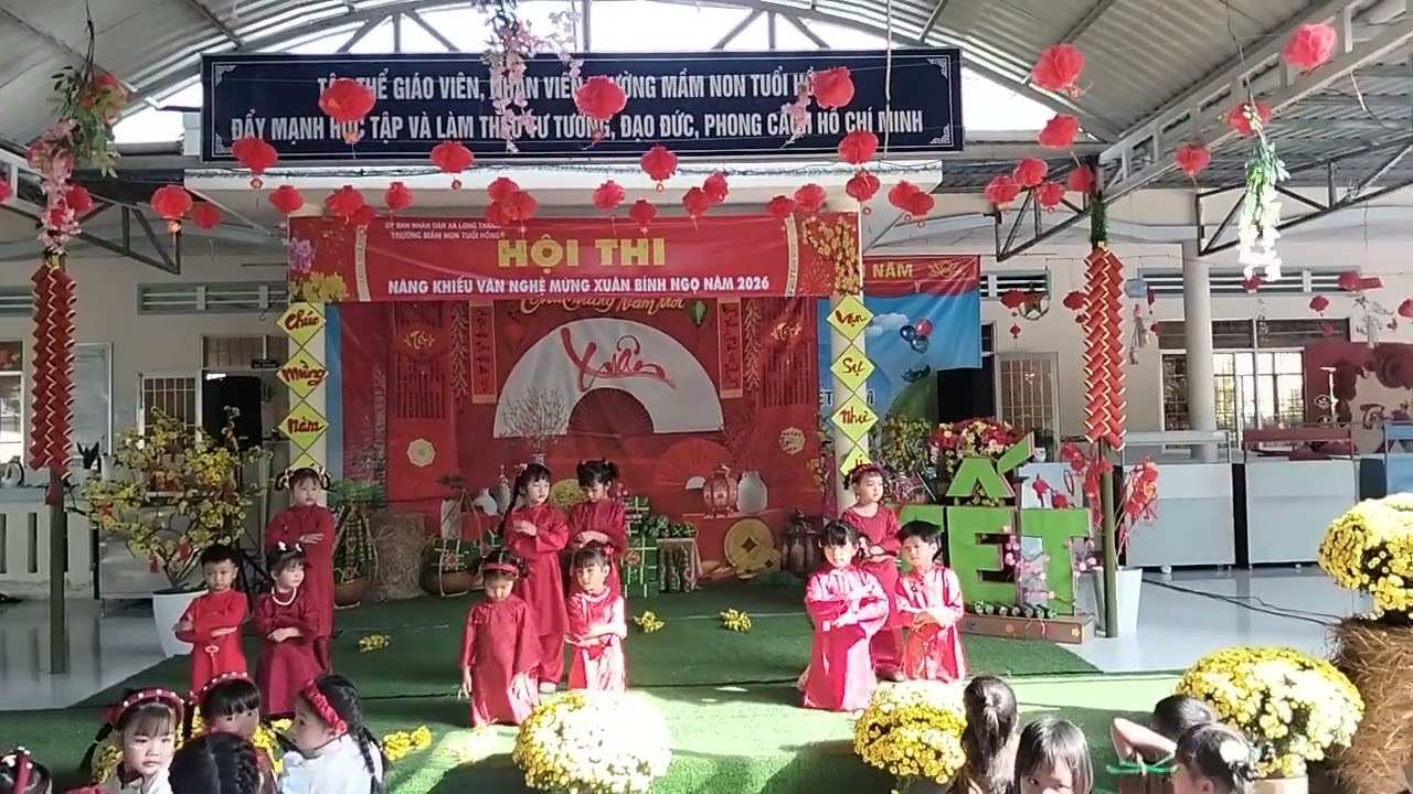 Tiết mục múa các bé lớp lá 3. MNTH