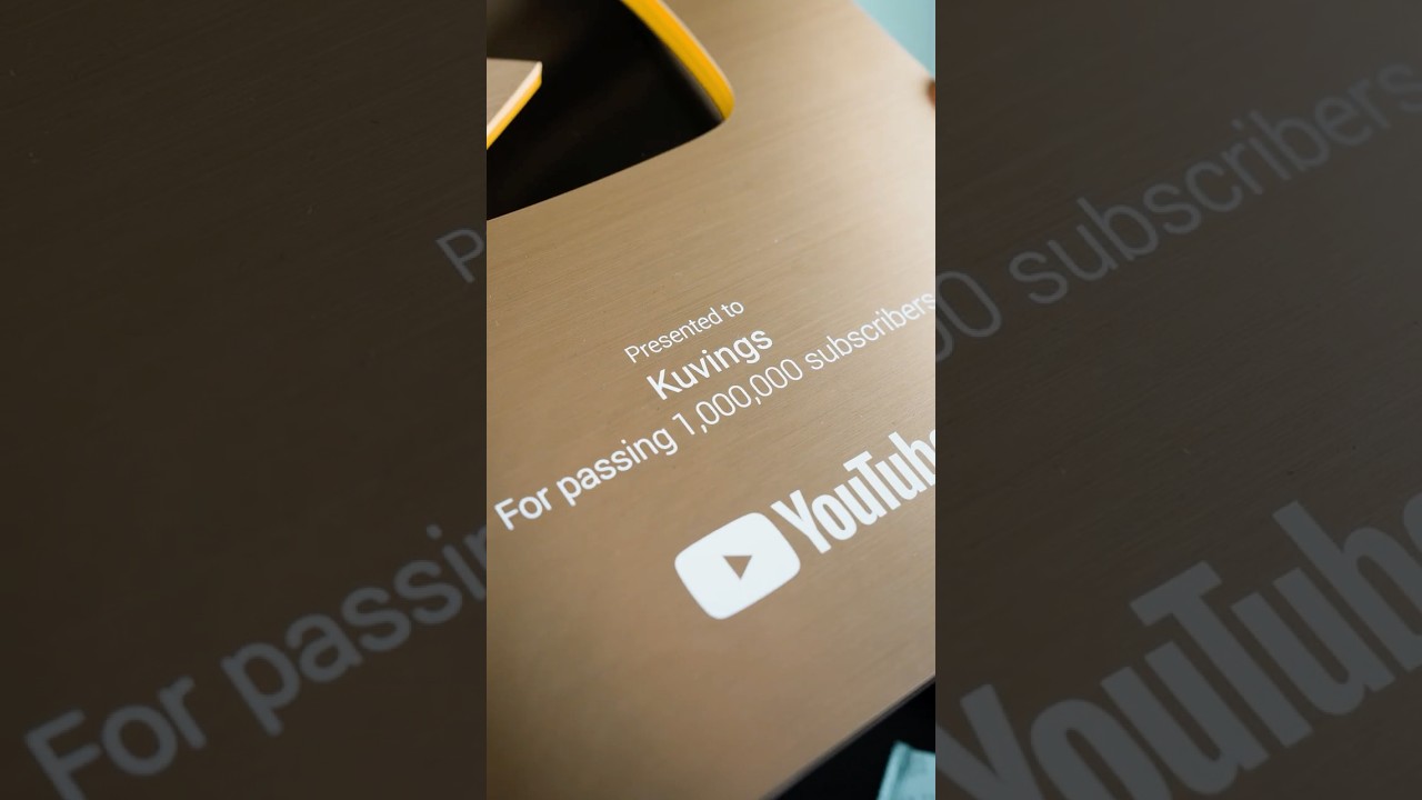 Unboxing the Gold Play Button!📦🏆 #youtube