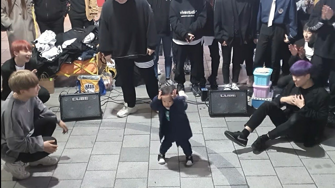 체이스(Chase)공연-guest 아기댄서(baby dancer)/ 아기상어(Baby Shark) - 핑크퐁(PinkFong) 20200131 홍대버스킹