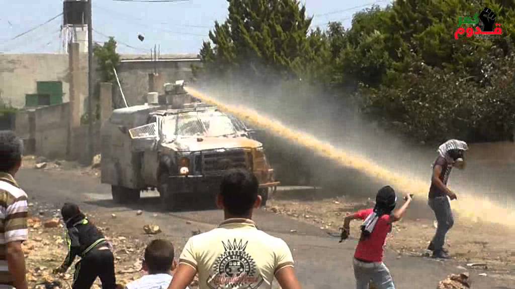 شاهد..ماذا فعل شباب كفرقدوم بسيارة المياه العادمة خلال المواجهات 22-5-2015