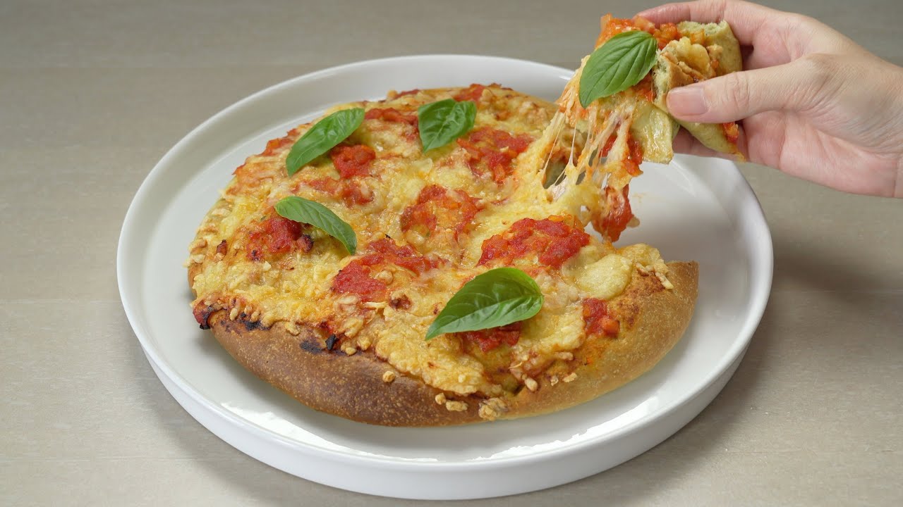 ピザバジルパン Basil Pizza Bread
