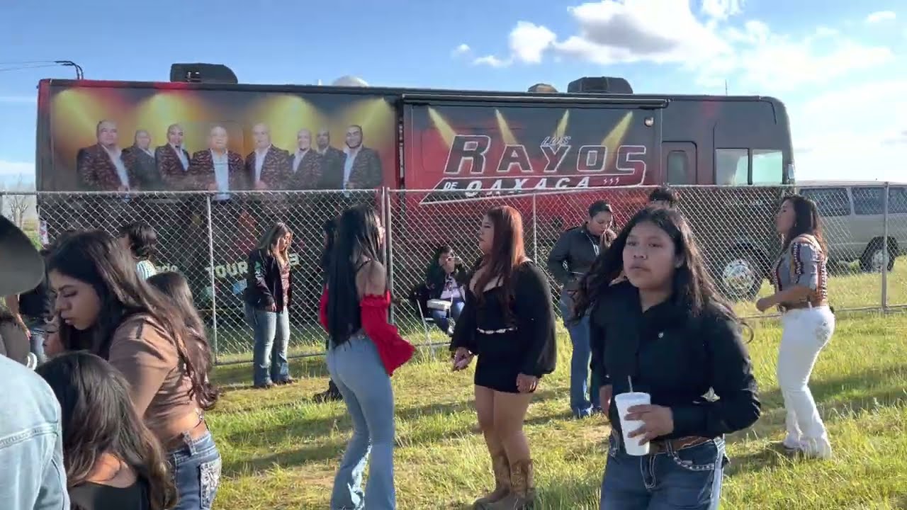 Erupcion de Oaxaca en gran baile en madera California con Los Rayos De Oaxaca