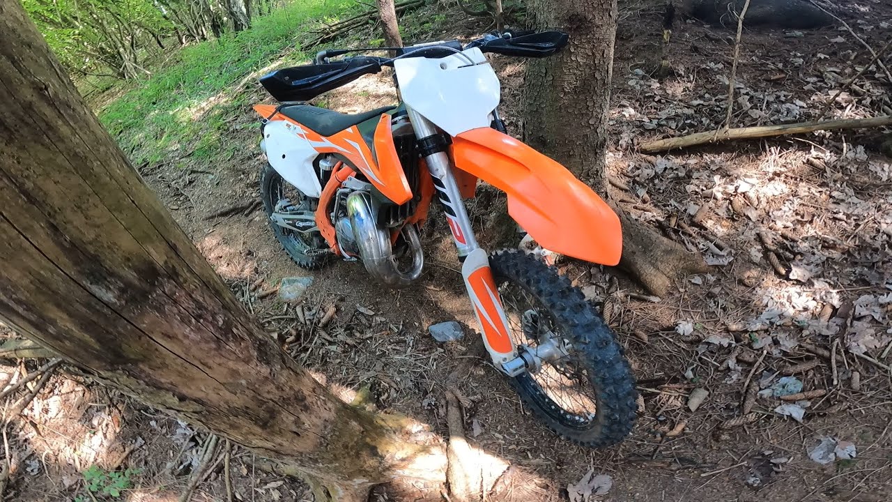 KTM SX 125 Enduro riding