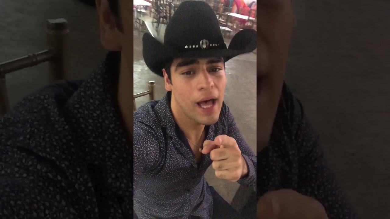 Estos Celos Vicente Fernandez  (Cover) por Daniel Robledo