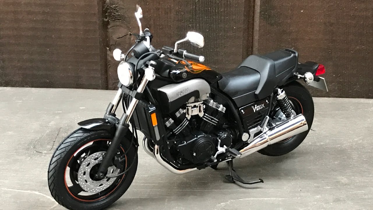 ガッチャン！バイクプラモ！Vmax作ってみたー(^^)