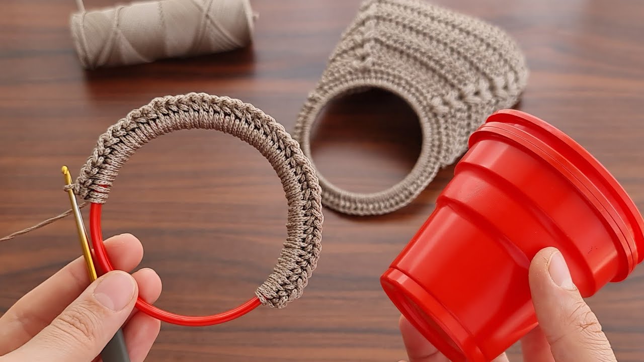 SUPER EASY 👍 D.I.Y. Tutorial - How to make a Crochet bag with cups - Step by Step