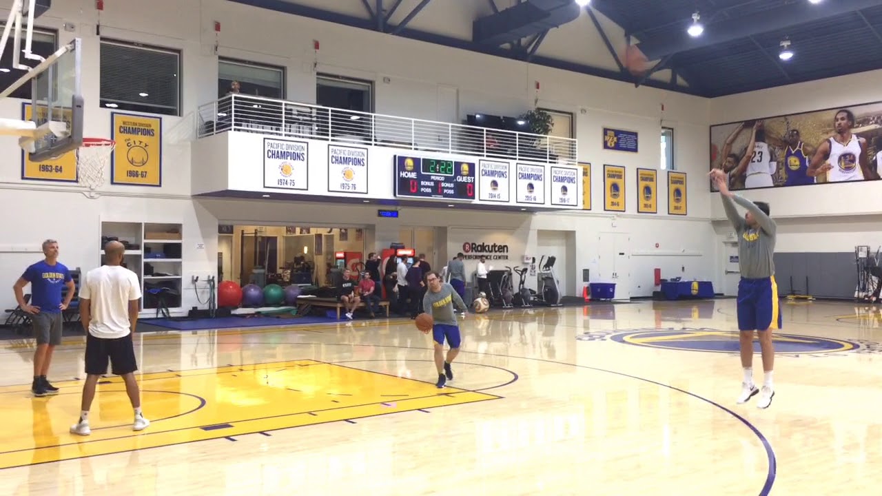 Steph Curry kickball shot plus Omri Casspi shooting routine at Warriors morning shootaround b4 CHI