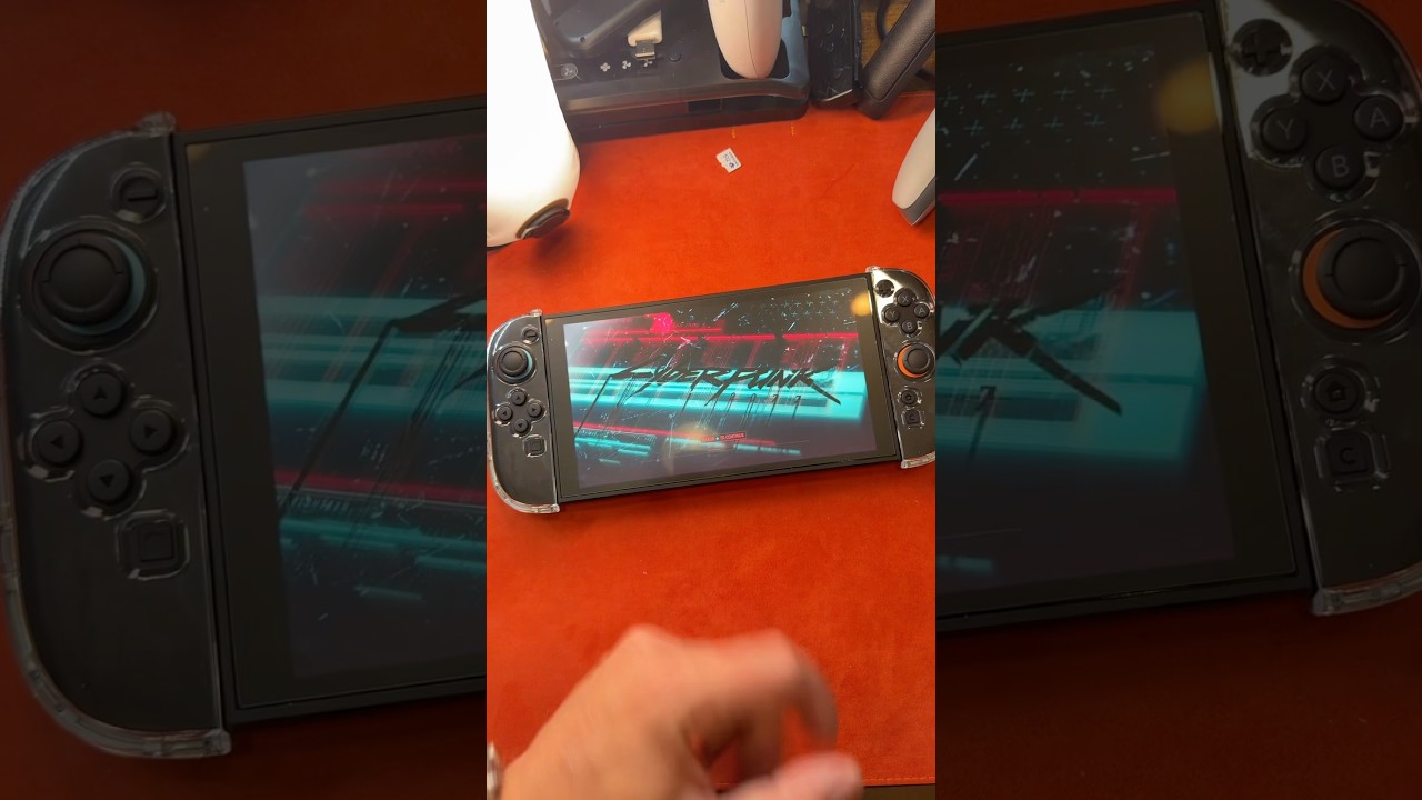 This is #cyberpunk2077 on the #NintendoSwitch2 both #handheldmode and #dockedmode