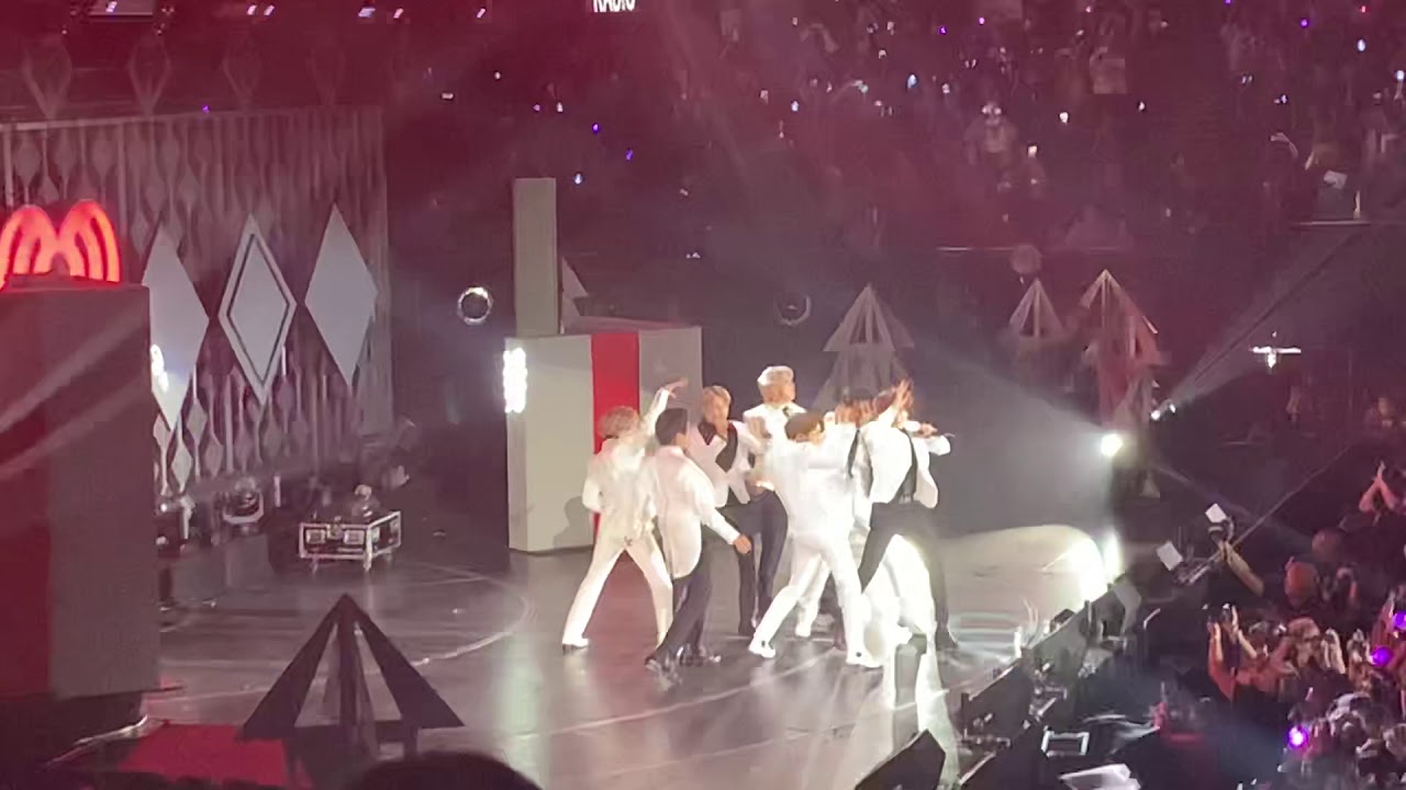 191206 BTS 방탄소년단 Fancam • iHeartRadio Jingle Ball