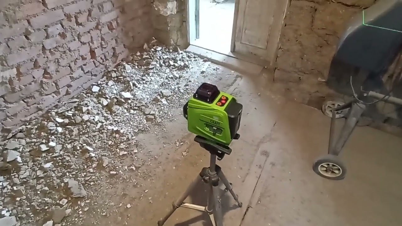 РАБОТА С ЛАЗЕРНЫМ УРОВНЕМ В GOROBET HOME. ОПРЕДЕЛЯЕМ УРОВЕНЬ ПОЛА В ДОМЕ.#gorobethome #стройка #diy 