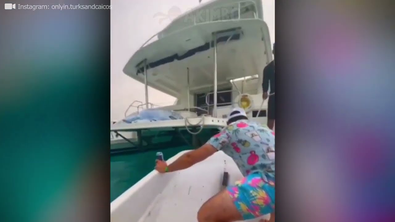 Idiots In Boats Caught On Camera !