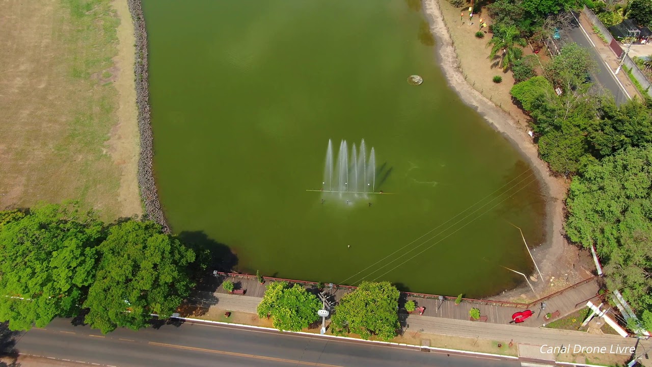Lagoa do Deck do Amor - Holambra-SP- Brasil.