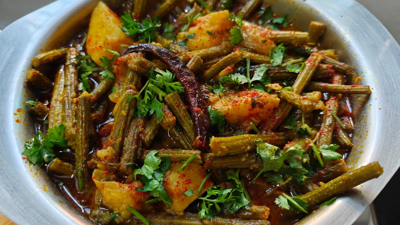 सहजन की चटपटी मसालेदार करी वाली सब्जी 😋 मेरी तरह जरूर बना कर देखिए /sahjan ki chatpati sabji