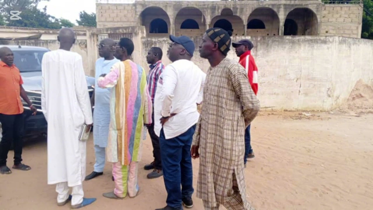 Éclairage Public : 50 Lampadaires solaire pour le Gamou de  pire 