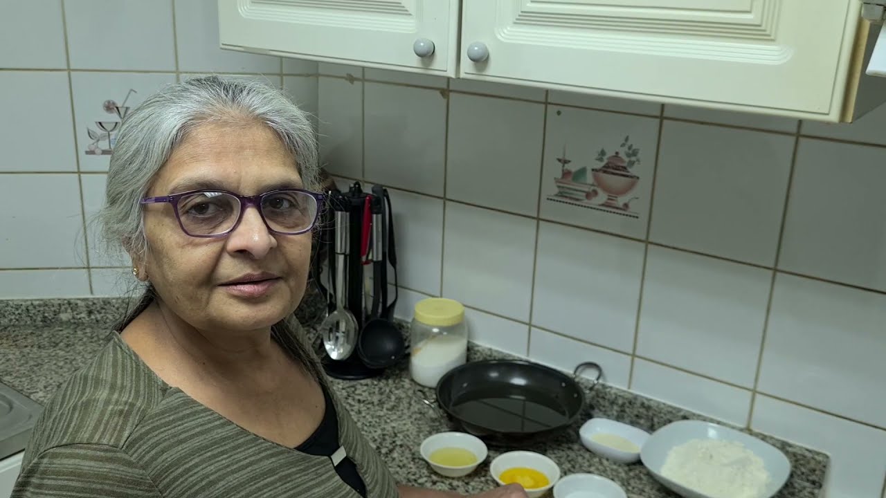 74 [V] Kadak / Farsi Puri (serves 4-5 people)