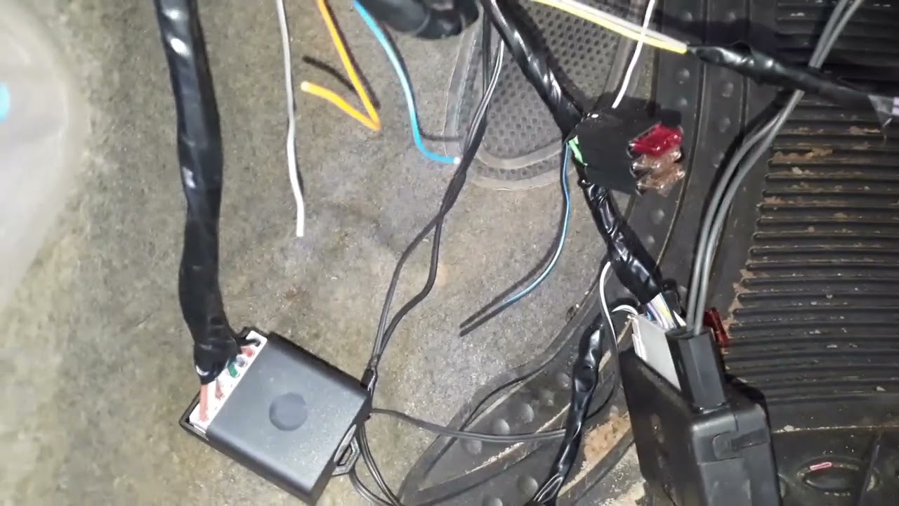 instalando alarme e trava elétrica no gol g2.