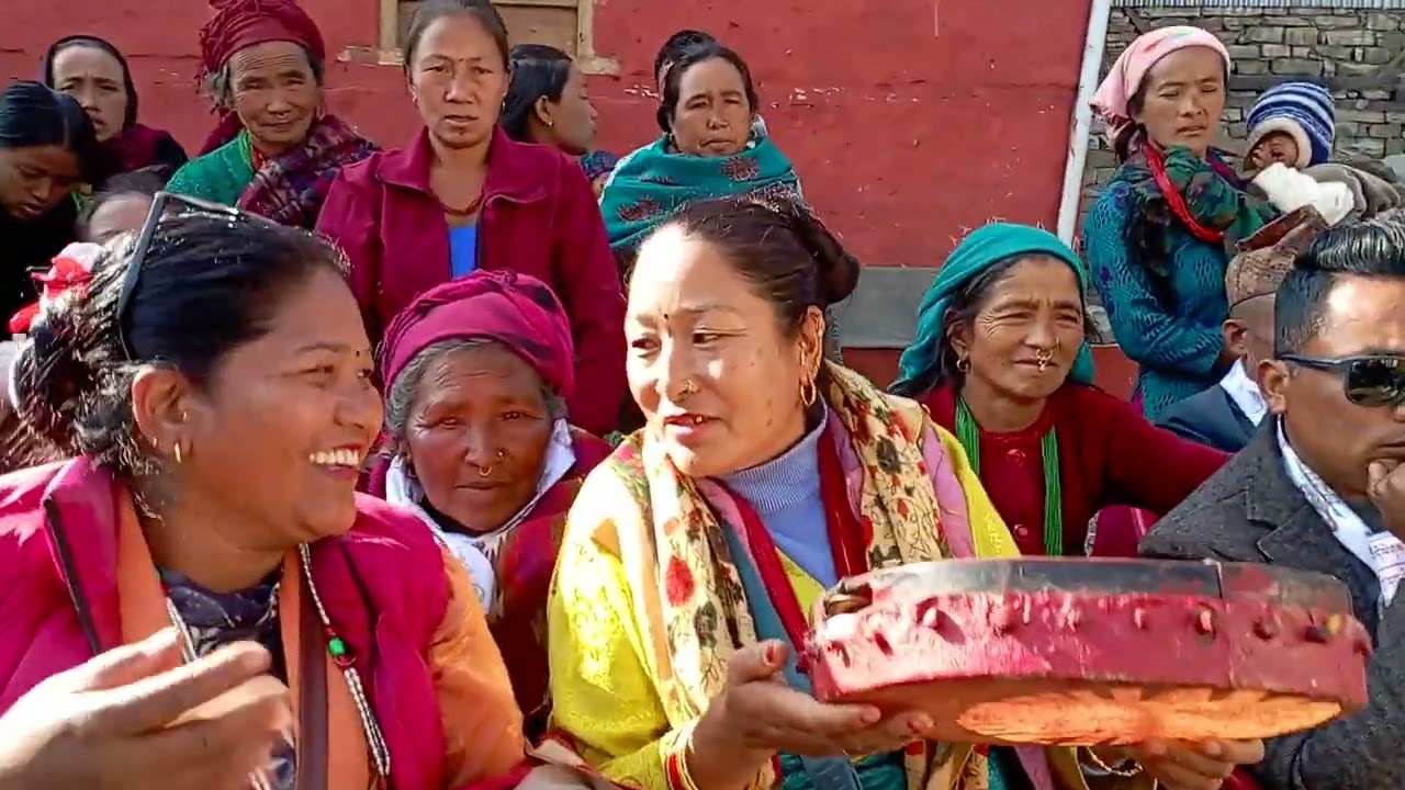 फुल काजी घिसिङ्ग र ठुली पाख्रनको खन्दोके सेलो घम्स घम्सि छेवार म घुमथनम  www.yutub.com/@Lamalak