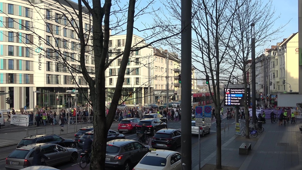 Demo zum feministischen Kampftag - Der internationale wie lokale Kampf für die Rechte von Frauen