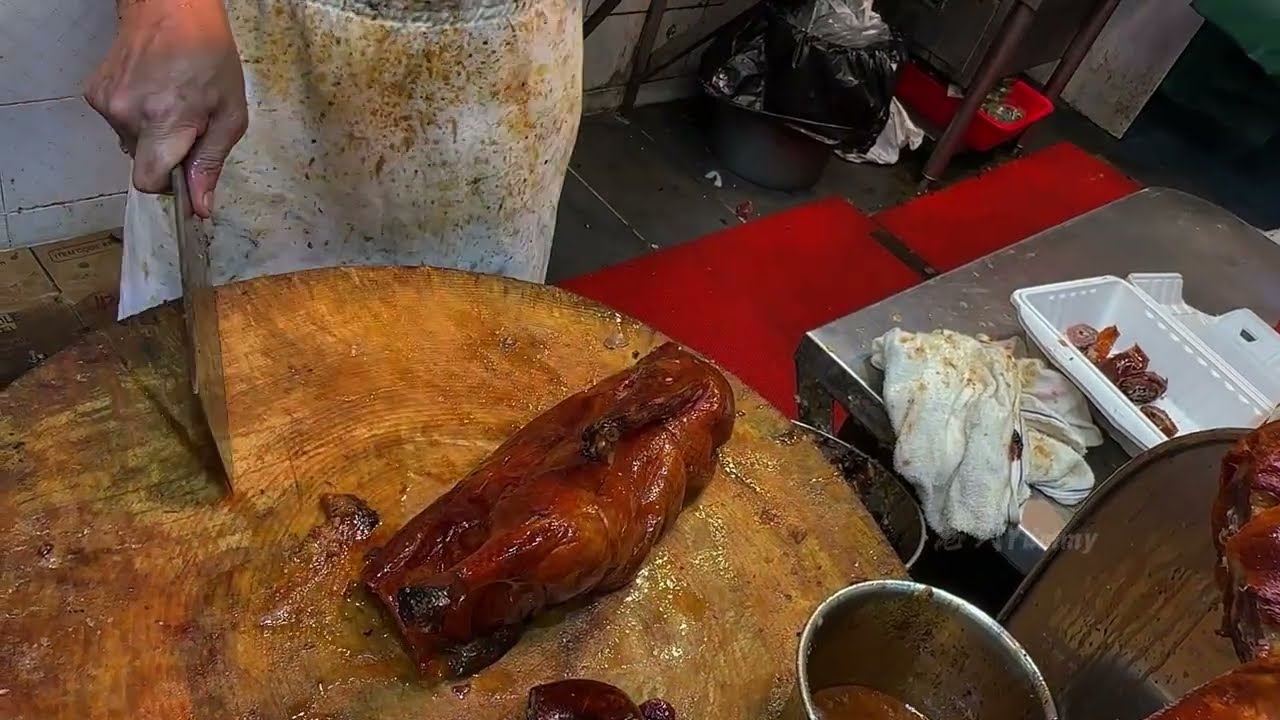 就是這一刀！肉汁奔湧而出的瞬間，療癒一切 #roastedduck  #streetfood #food  #delicious #bbqpork  #熱門  #美食 #crispypork #燒味