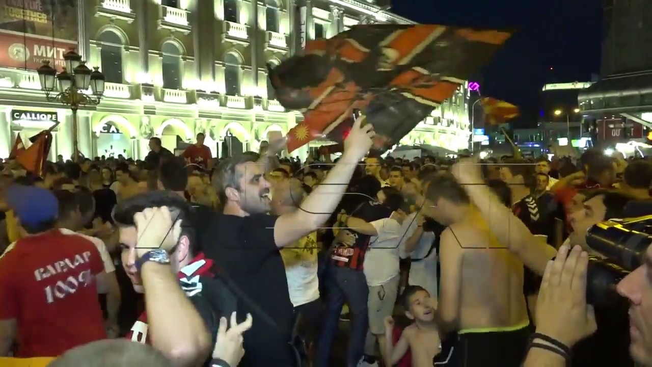 Huliganët sllavo maqedons  rrahin dhe i vizatojnë kryqin në trup Shqiptarit nga Shkupi